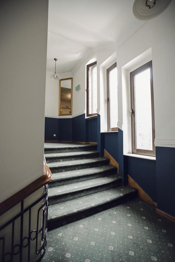 Bristol Economy Bed & Breakfast บือตอม ภายนอก รูปภาพ
