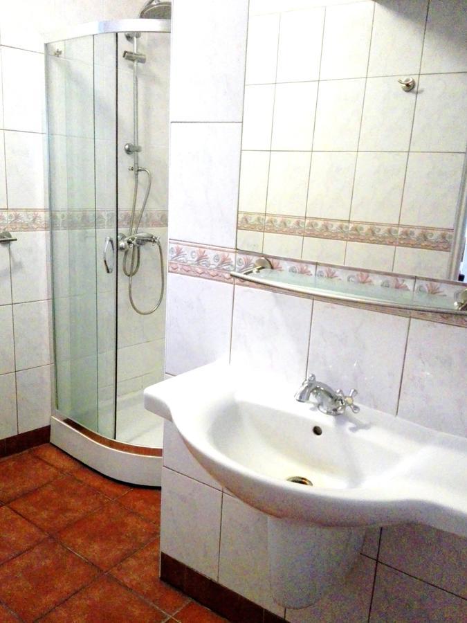 Bristol Economy Bed & Breakfast บือตอม ภายนอก รูปภาพ